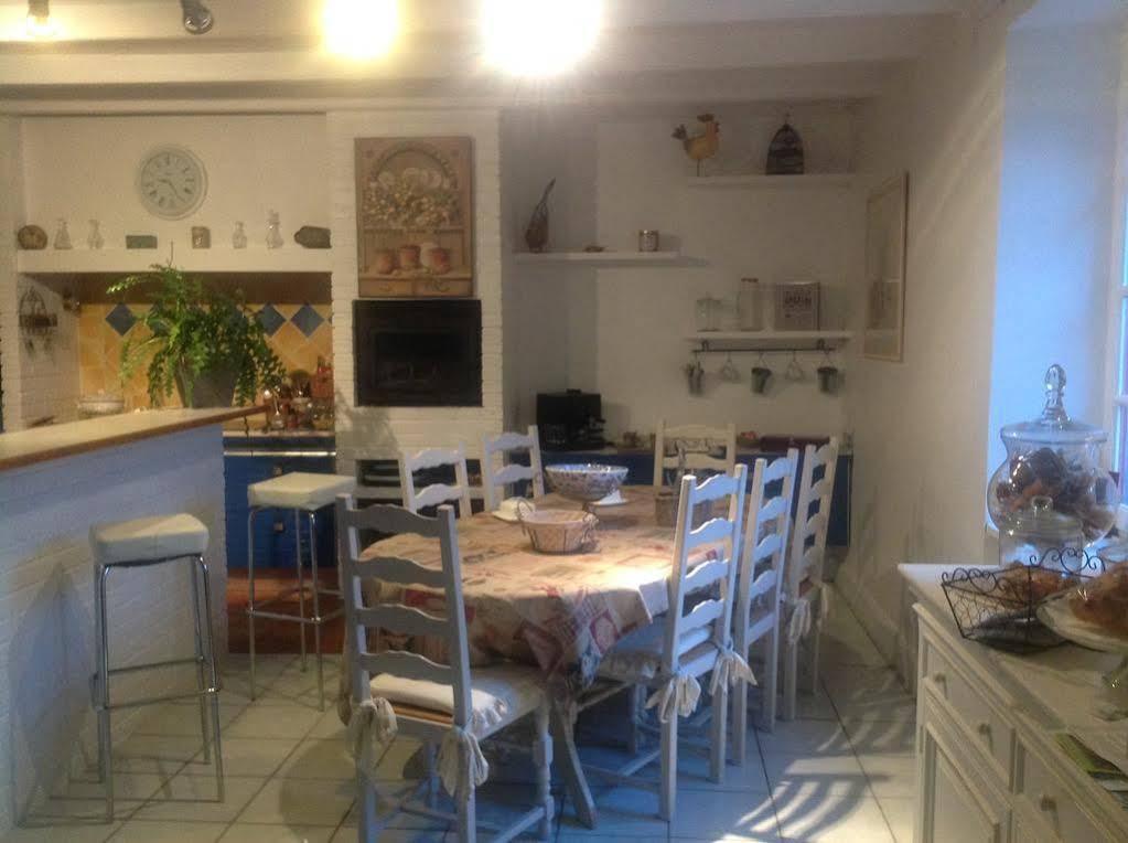 Au Jardin D'Eloise Acomodação com café da manhã Tremereuc Exterior foto