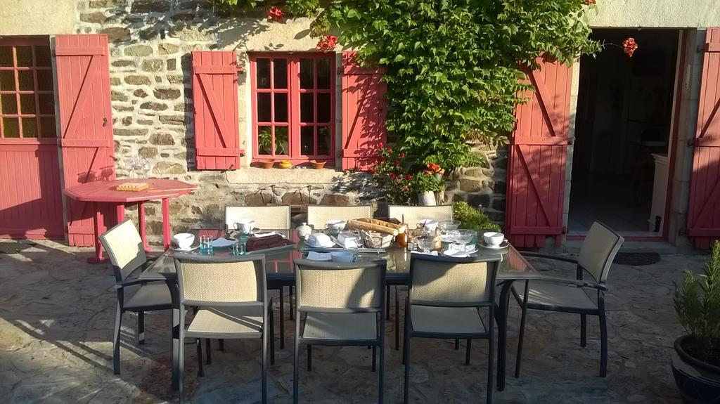 Au Jardin D'Eloise Acomodação com café da manhã Tremereuc Exterior foto