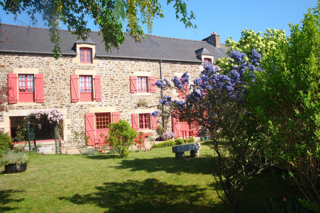 Au Jardin D'Eloise Acomodação com café da manhã Tremereuc Exterior foto